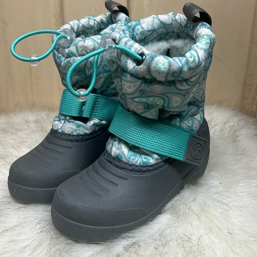 Girls size 7 Northside winter/snow boot. In like new condition. Teal and gray.